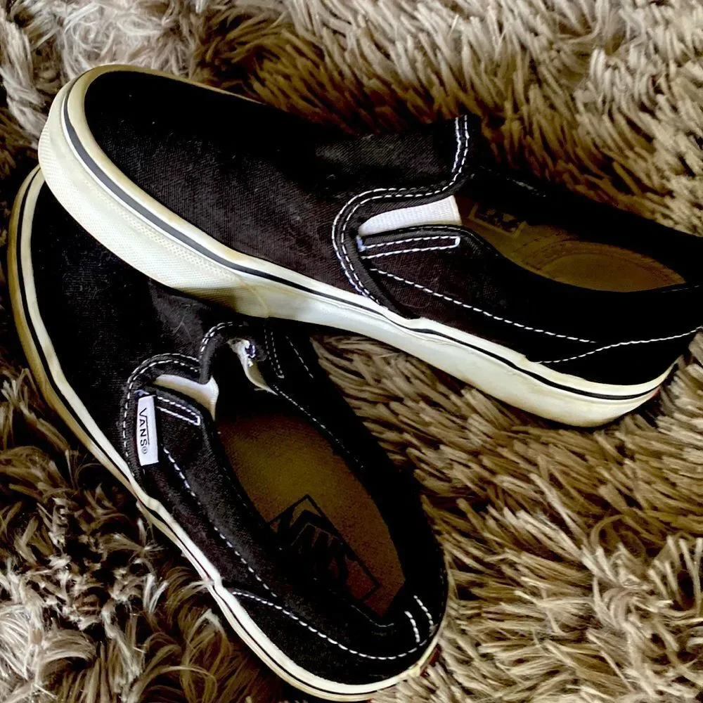 Vans Asher Black white slip ons kids shoes